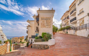 2 Bedroom Stunning Apartment In Almunecar